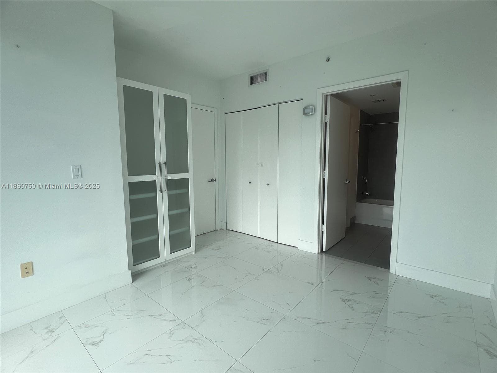 92 SW 3rd St # 3803, Miami FL 33130 — 26
