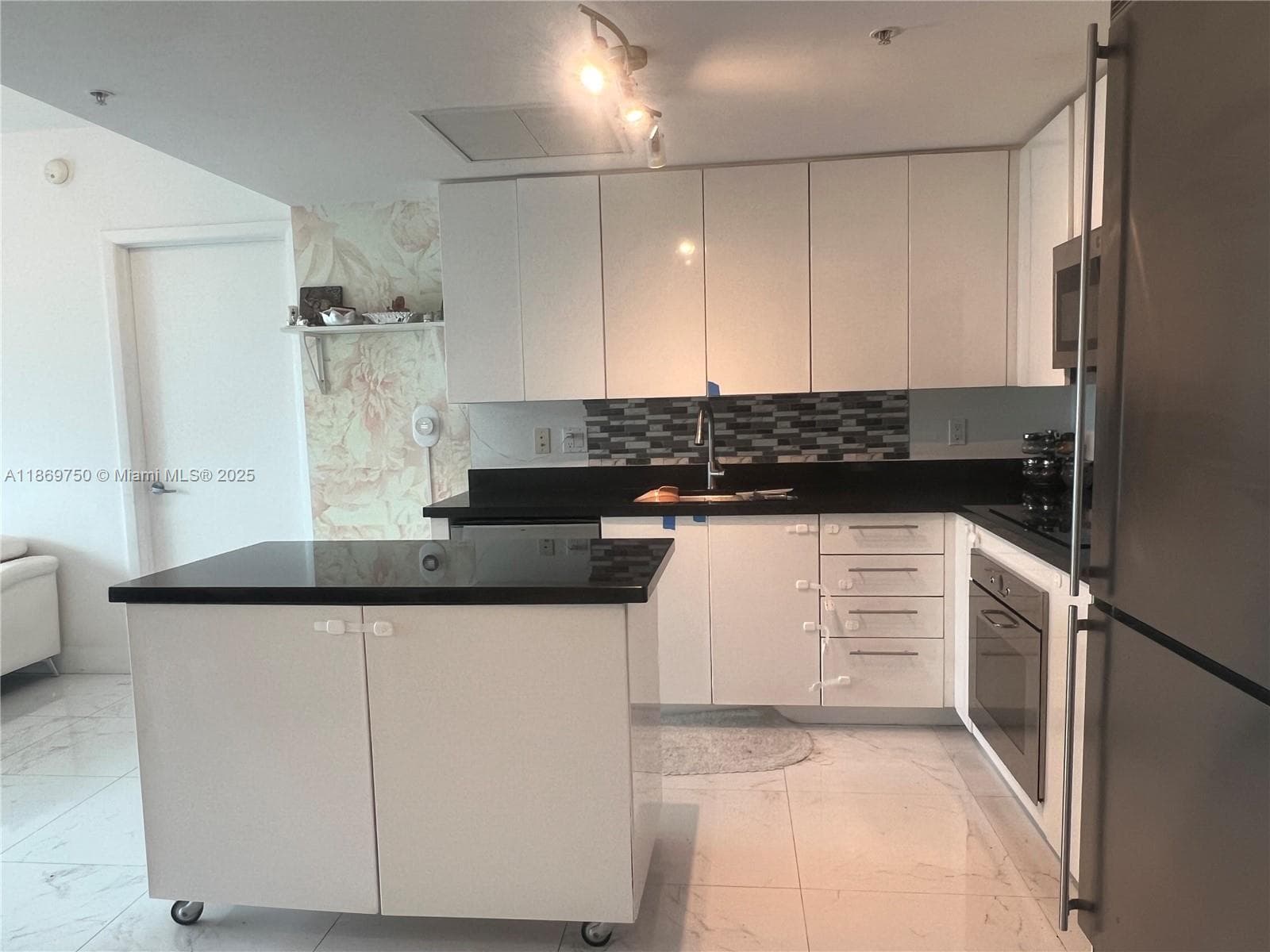 92 SW 3rd St # 3803, Miami FL 33130 — 5