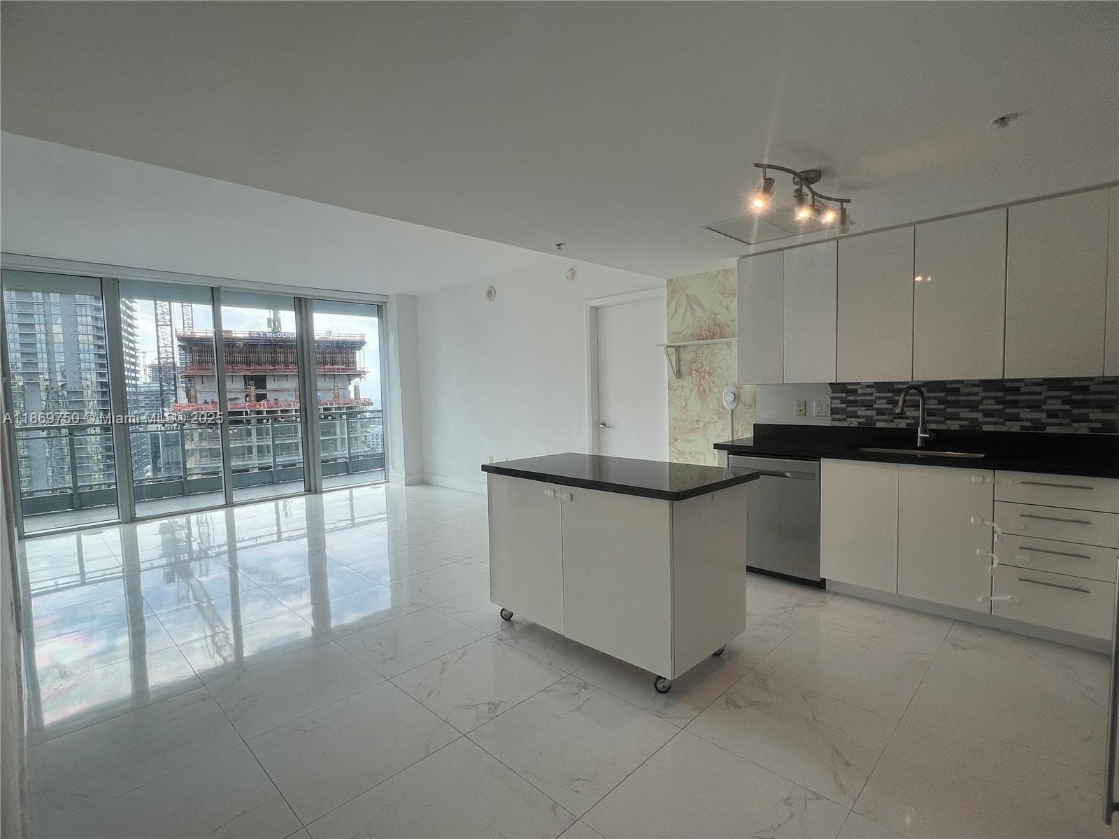 92 SW 3rd St # 3803, Miami FL 33130 — 8