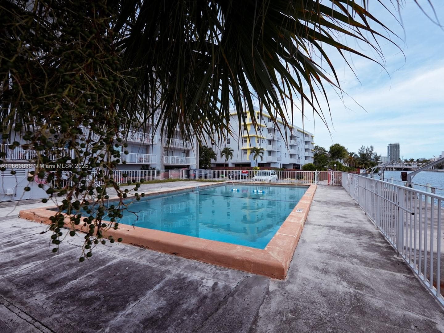 130 S Shore Dr # 3C, Miami Beach FL 33141 — 23