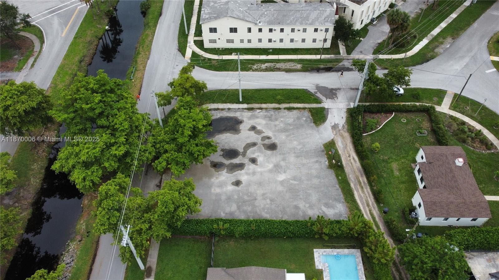 425 Esplanade Dr, Miami Springs FL 33166 — 6