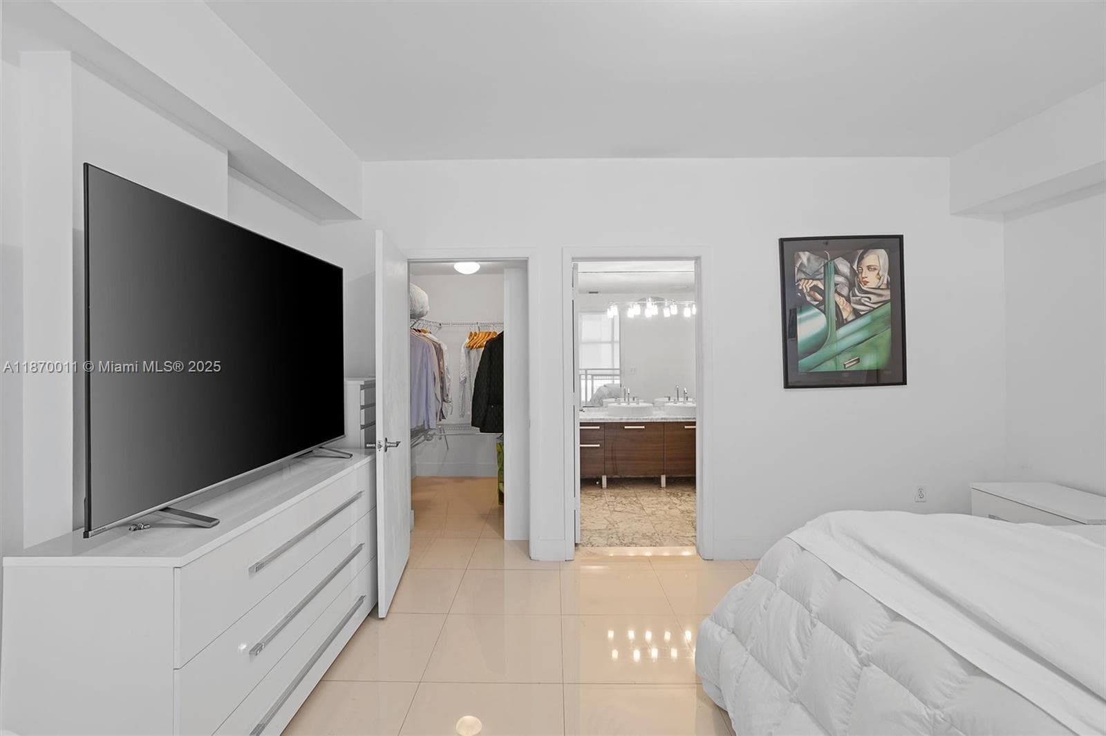 253 NE 2 ST # 626, Miami FL 33132 — 17