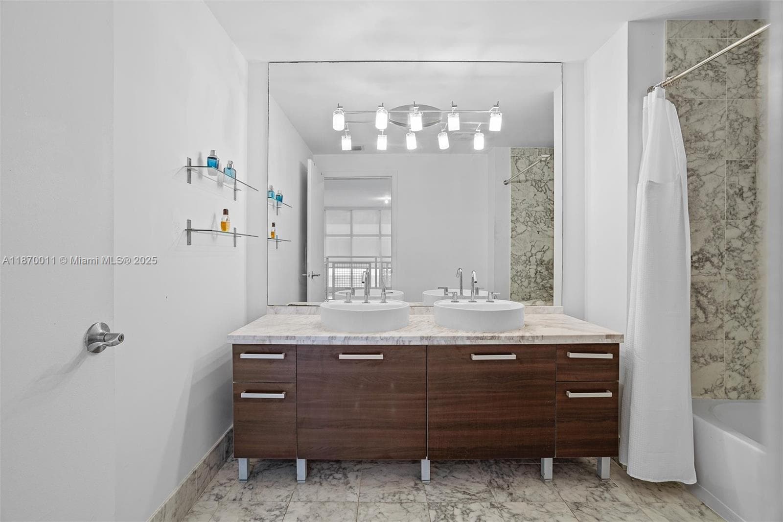 253 NE 2 ST # 626, Miami FL 33132 — 16