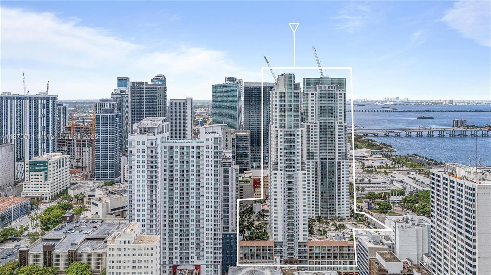 253 NE 2 ST # 626, Miami FL 33132 — 3