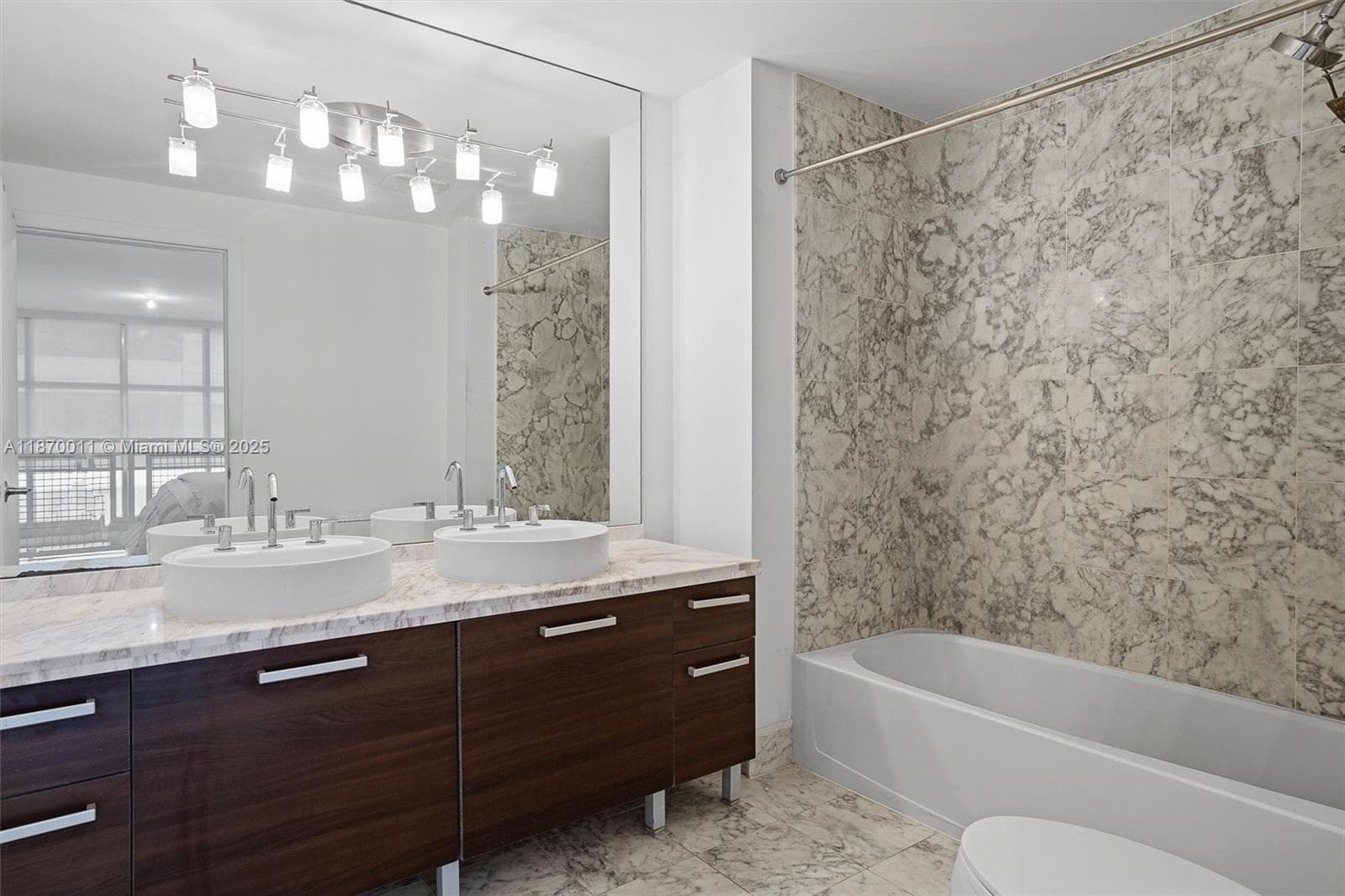 253 NE 2 ST # 626, Miami FL 33132 — 15