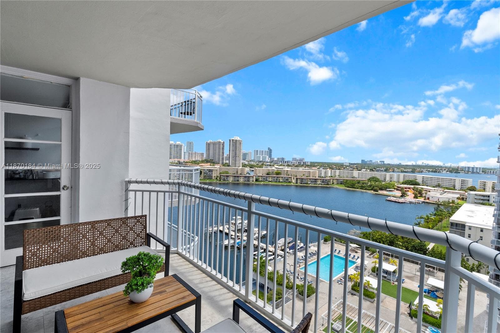 18071 Biscayne Blvd # 1404, Aventura FL 33160 — 1