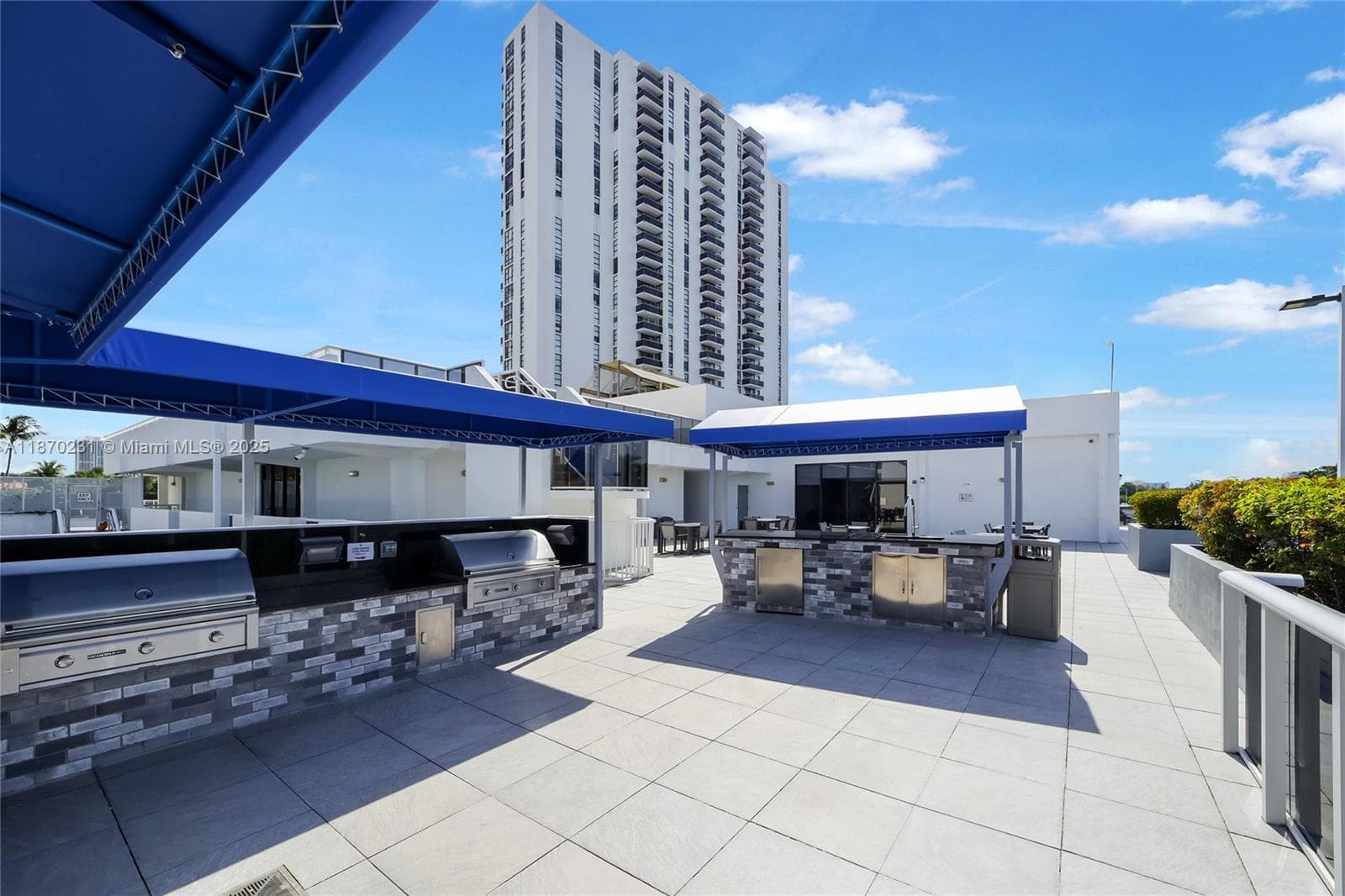 3675 N Country Club Dr # 204, Aventura FL 33180 — 52