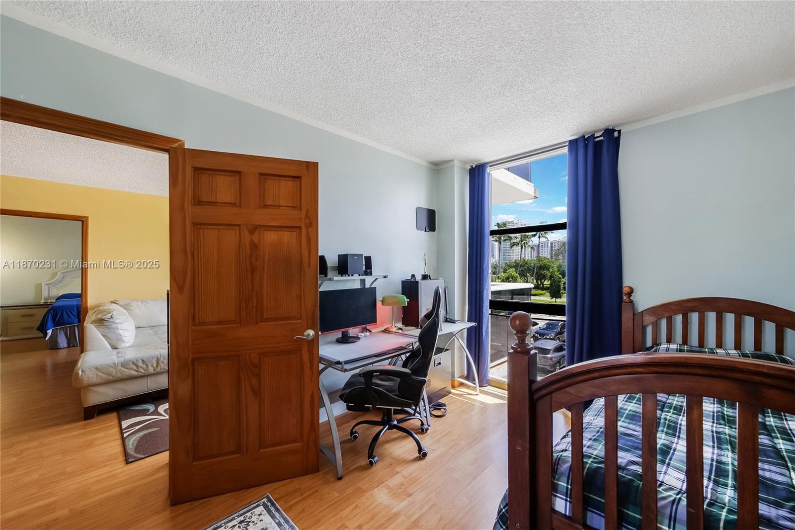3675 N Country Club Dr # 204, Aventura FL 33180 — 39
