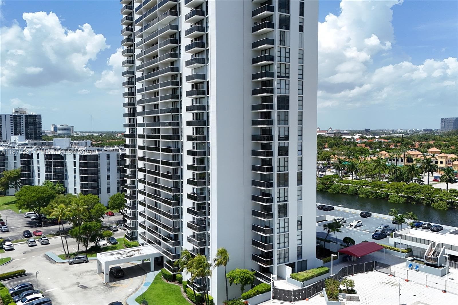 3675 N Country Club Dr # 204, Aventura FL 33180 — 73