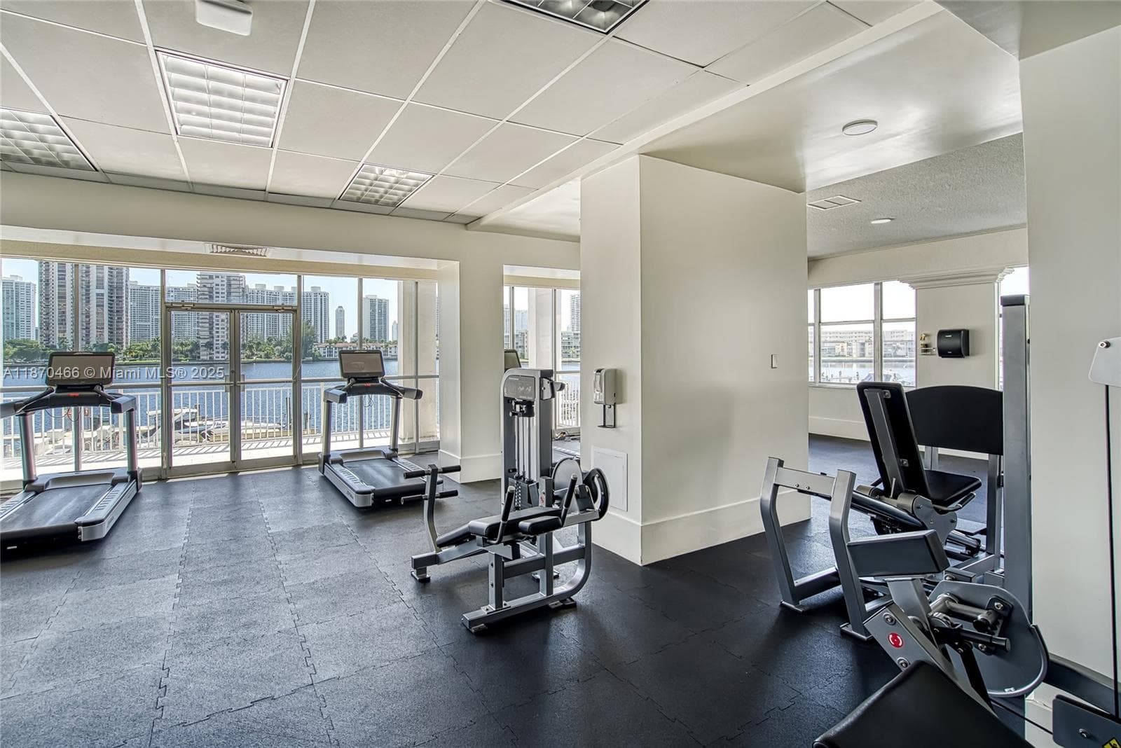 18021 Biscayne Blvd # 1604, Aventura FL 33160 — 52