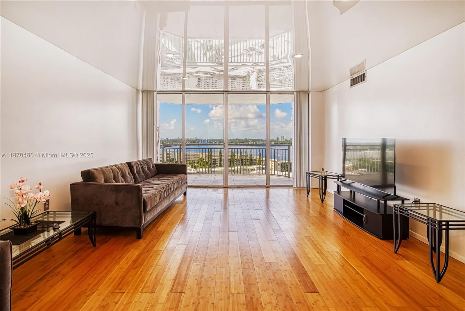 18021 Biscayne Blvd # 1604, Aventura FL 33160 — 1