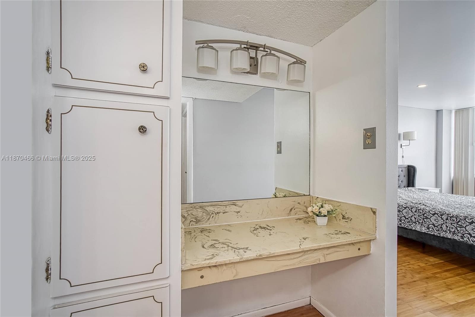 18021 Biscayne Blvd # 1604, Aventura FL 33160 — 24