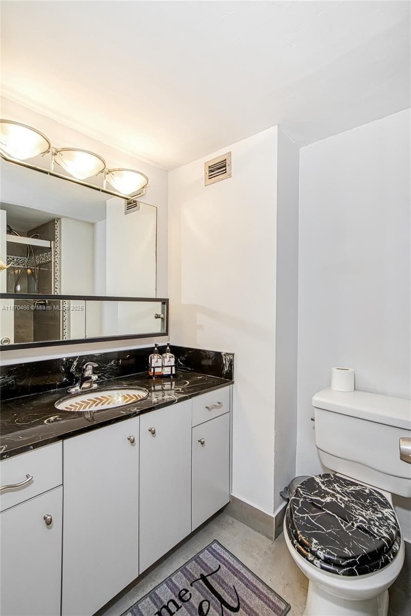 18021 Biscayne Blvd # 1604, Aventura FL 33160 — 30