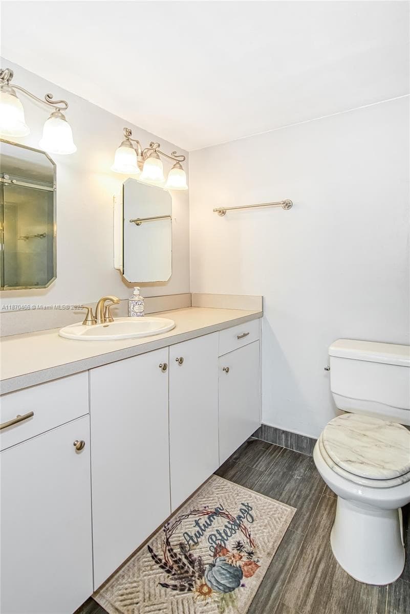 18021 Biscayne Blvd # 1604, Aventura FL 33160 — 33