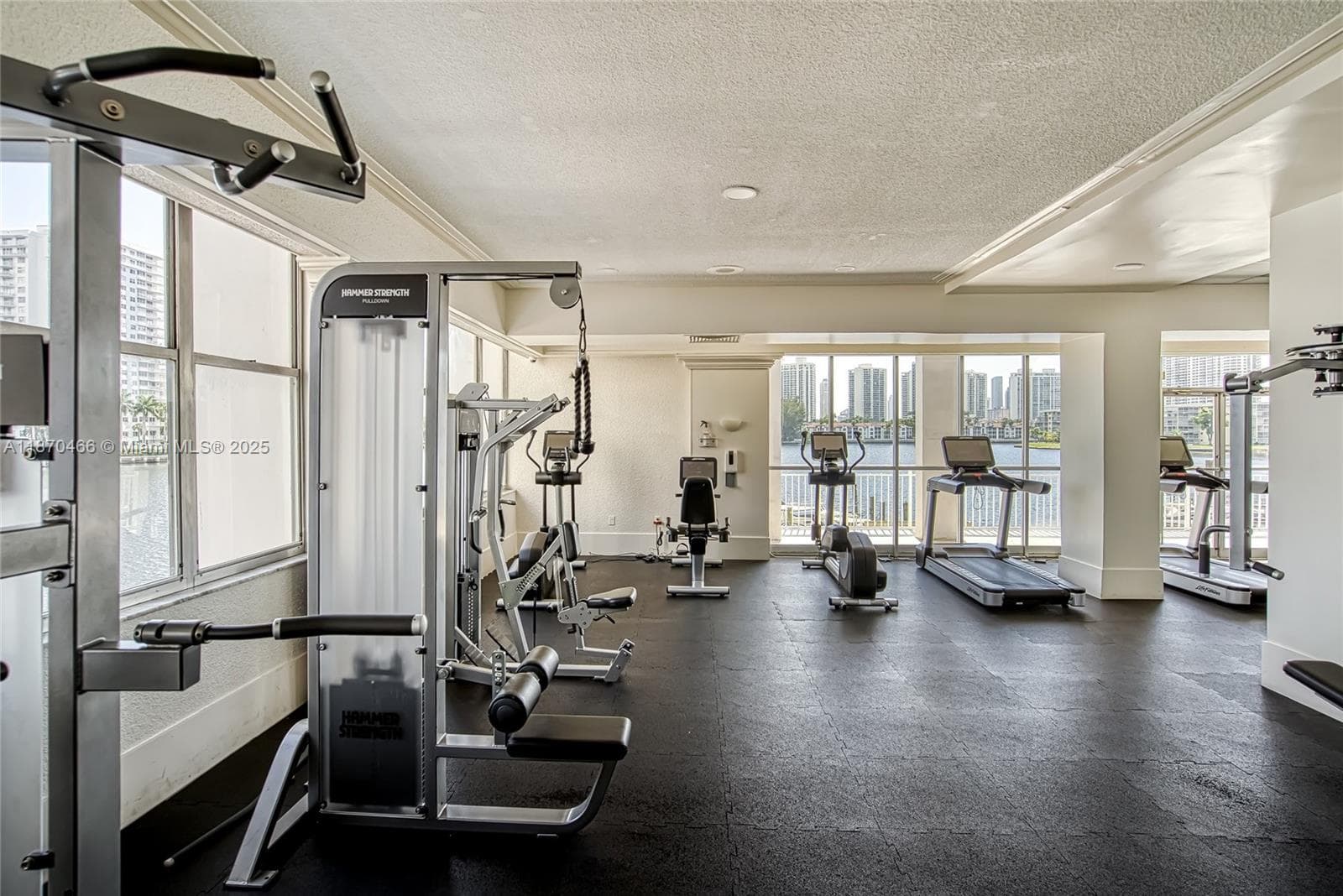 18021 Biscayne Blvd # 1604, Aventura FL 33160 — 51