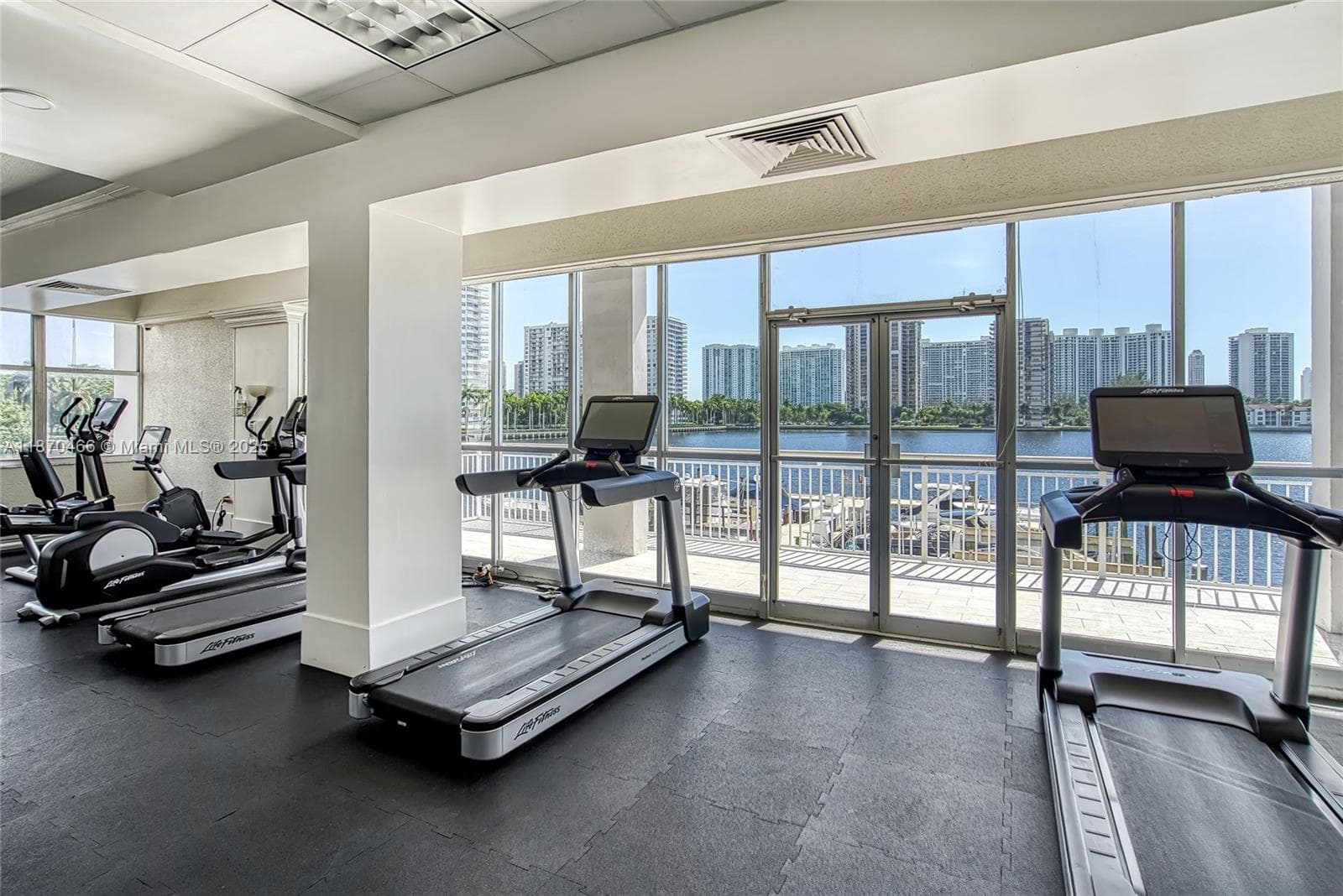 18021 Biscayne Blvd # 1604, Aventura FL 33160 — 50