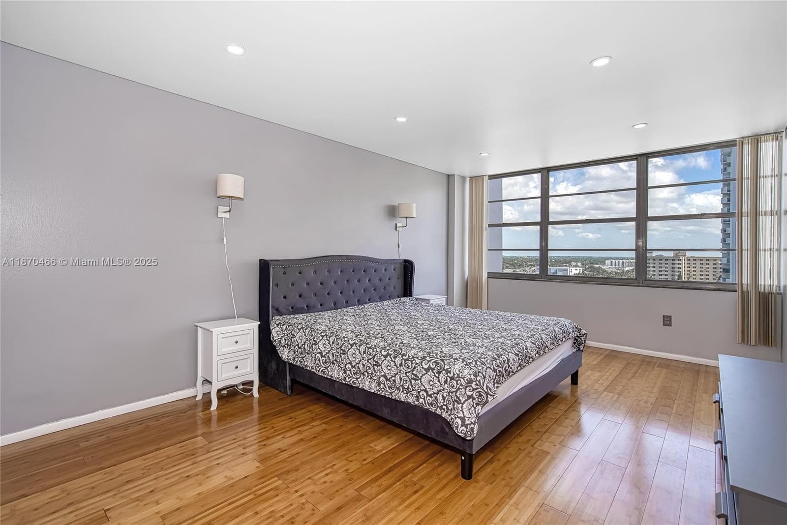 18021 Biscayne Blvd # 1604, Aventura FL 33160 — 19