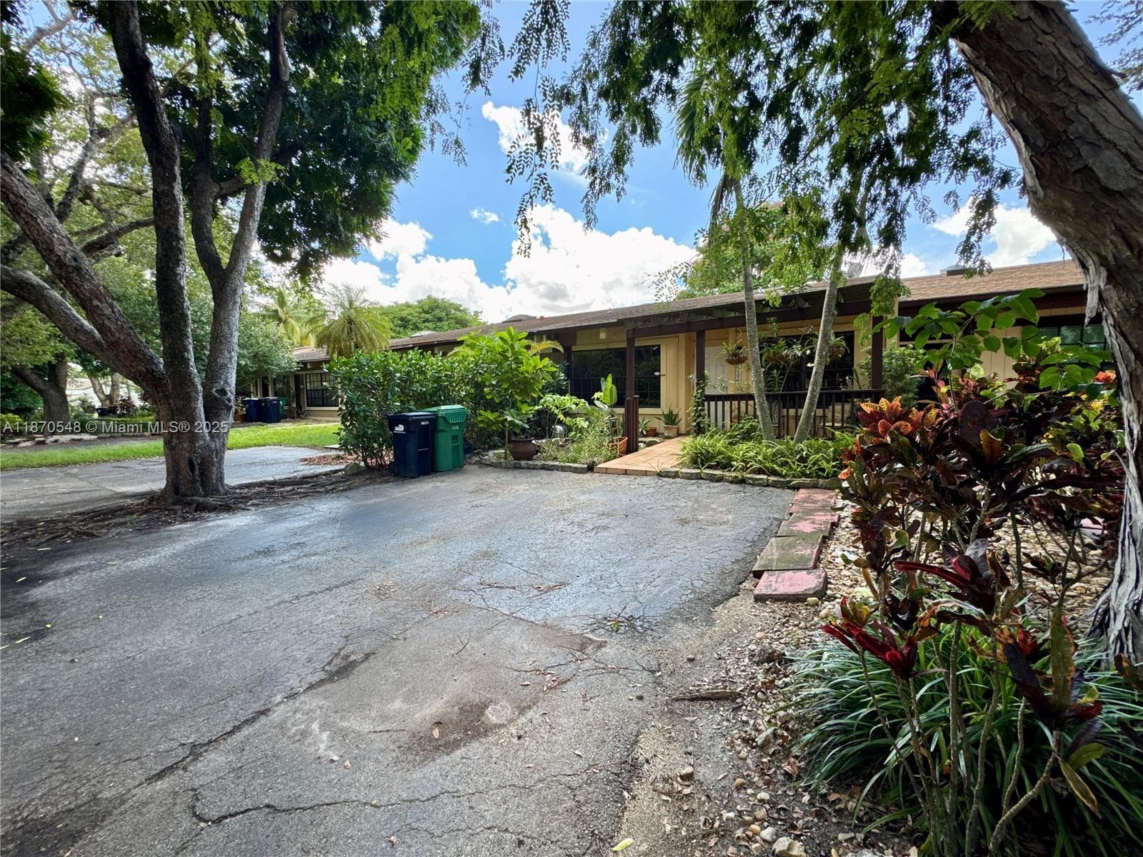 13527 SW 101st Ln, Miami FL 33186 — 2