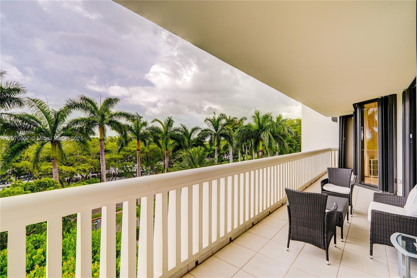 2000 Island Blvd # 408, Aventura FL 33160 — 11