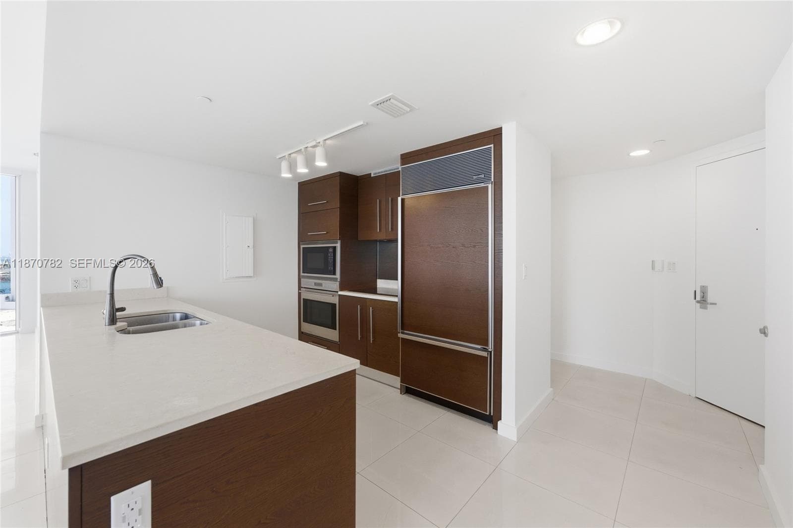 465 Brickell Ave # 2002, Miami FL 33131 — 12