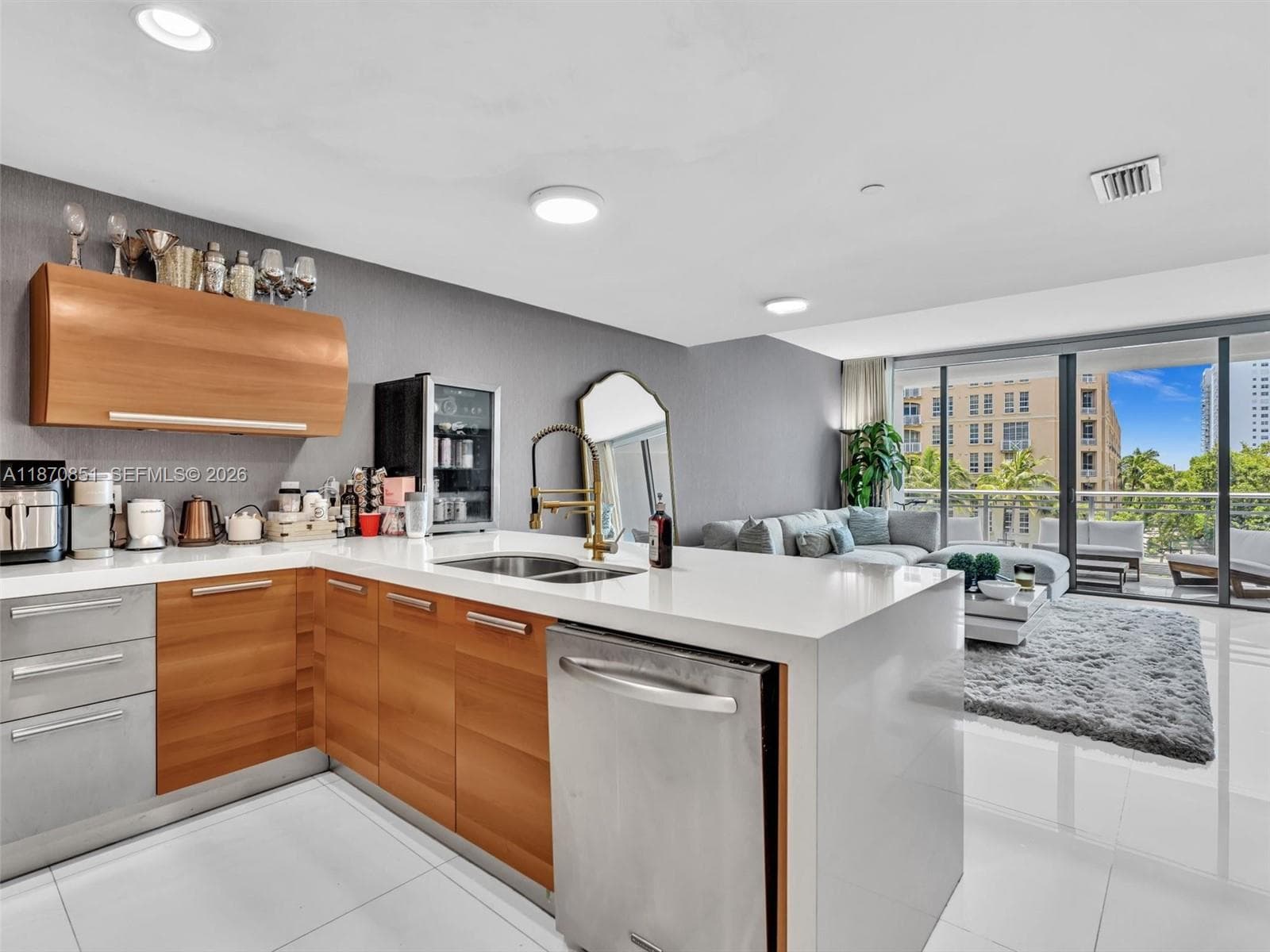 2950 NE 188th St # 312, Aventura FL 33180 — 9