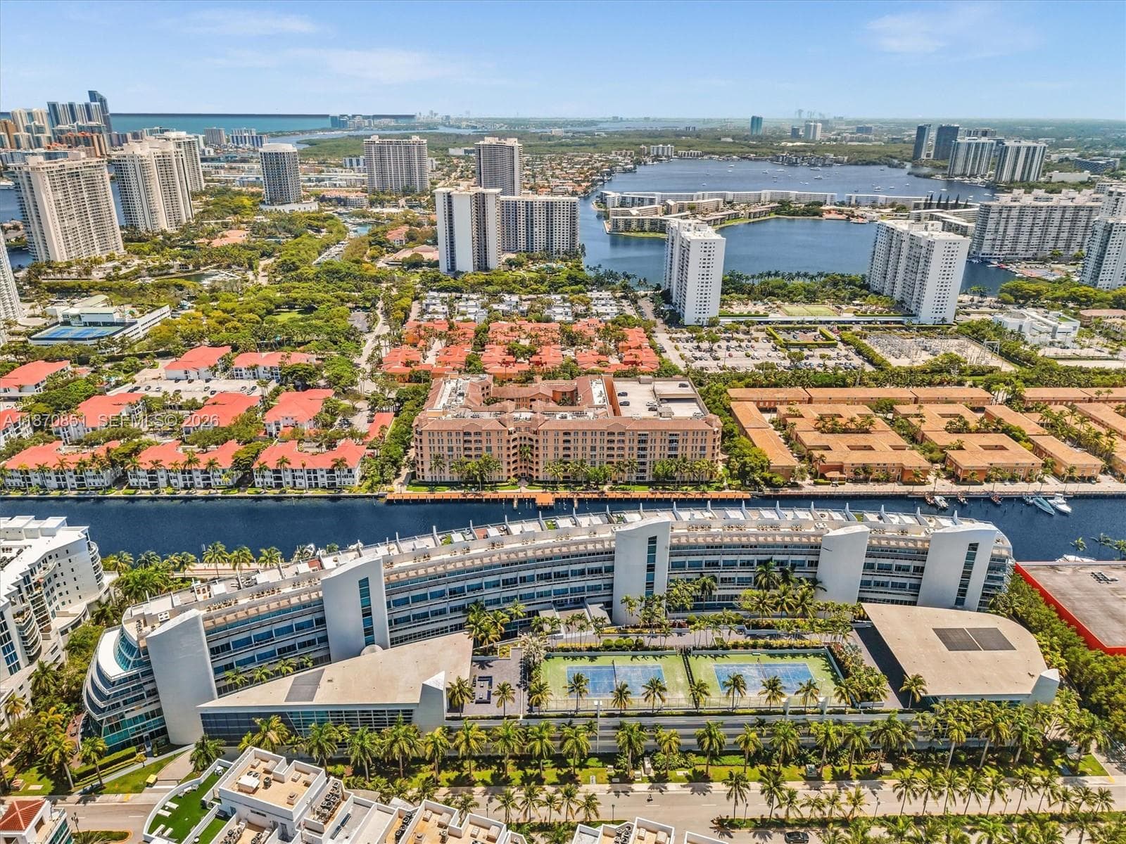 2950 NE 188th St # 312, Aventura FL 33180 — 44