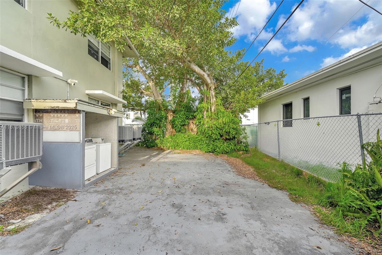 1784 Marseille Dr, Miami Beach FL 33141 — 51
