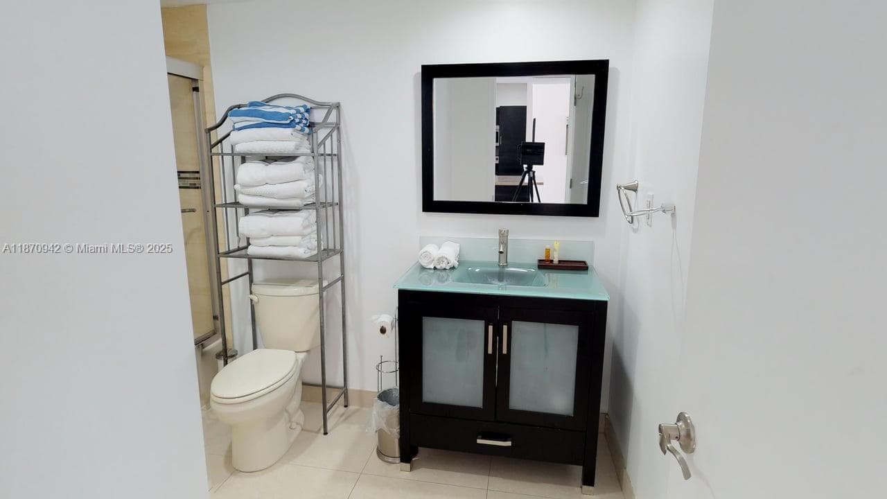 19370 Collins Ave # 11, Sunny Isles Beach FL 33160 — 18