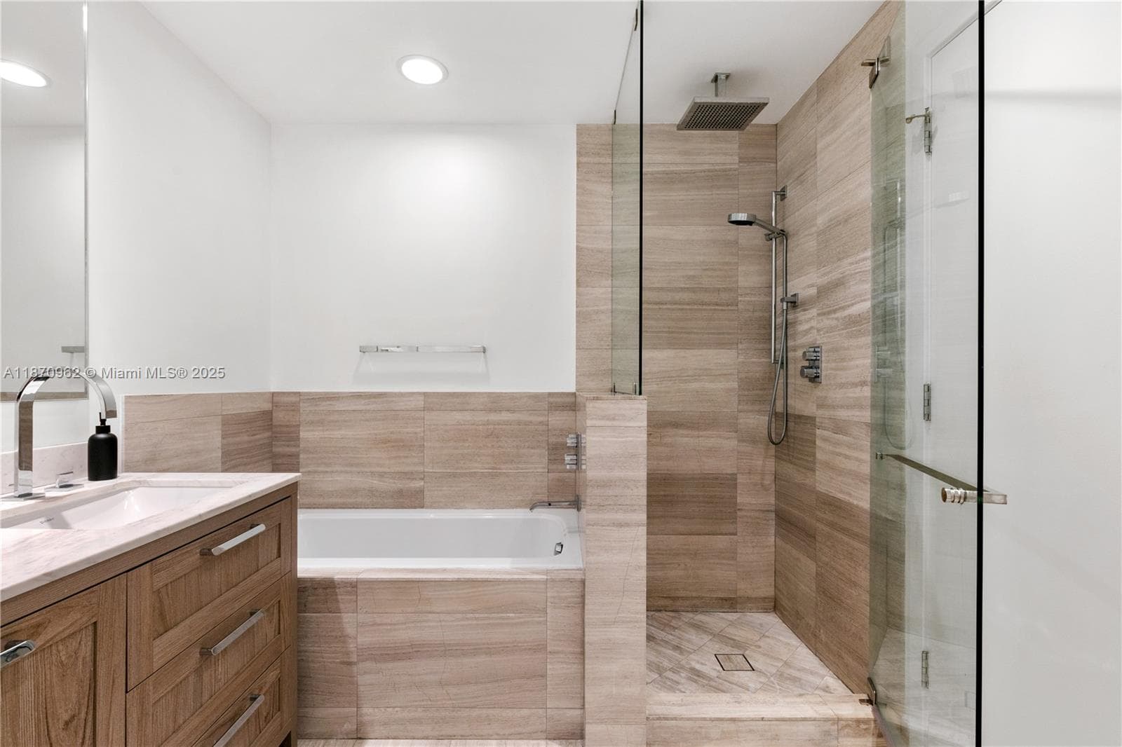 360 Ocean Dr # 305S, Key Biscayne FL 33149 — 23
