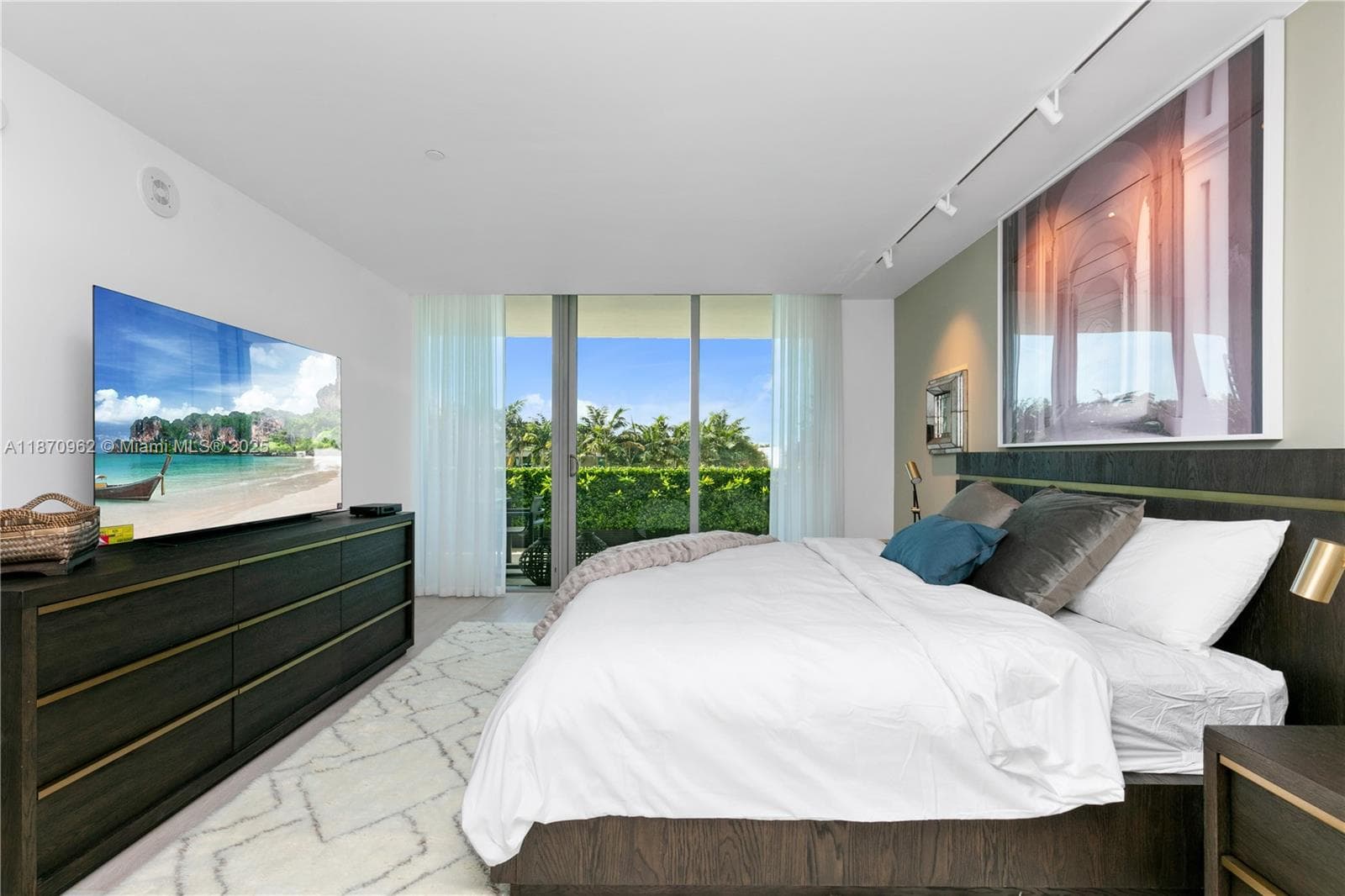 360 Ocean Dr # 305S, Key Biscayne FL 33149 — 18