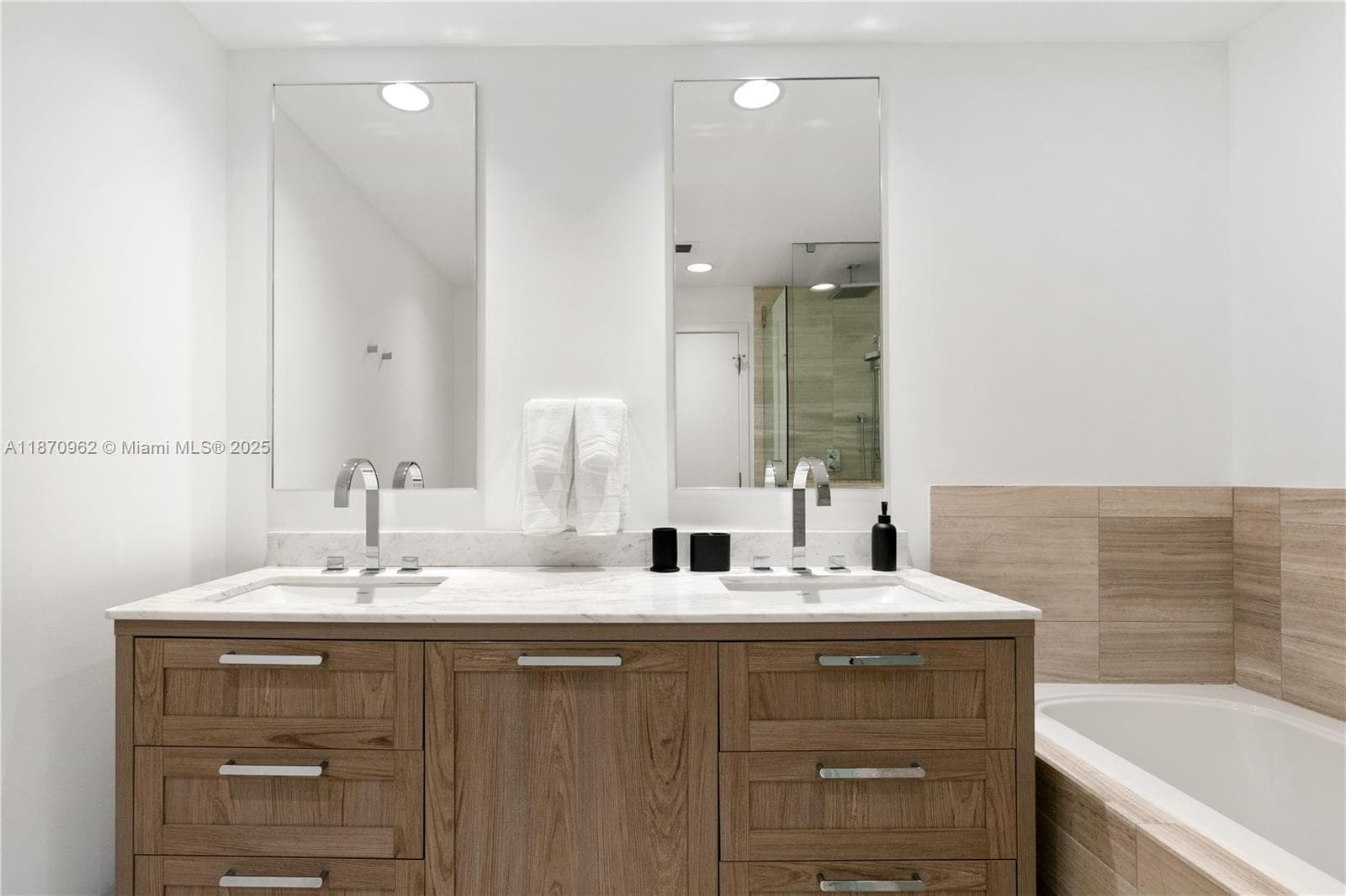 360 Ocean Dr # 305S, Key Biscayne FL 33149 — 25