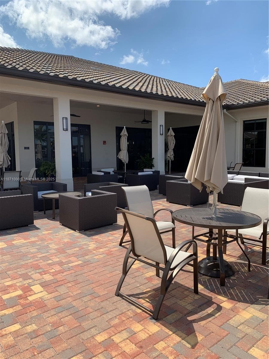 3293 W 98th Pl, Hialeah FL 33018 — 47