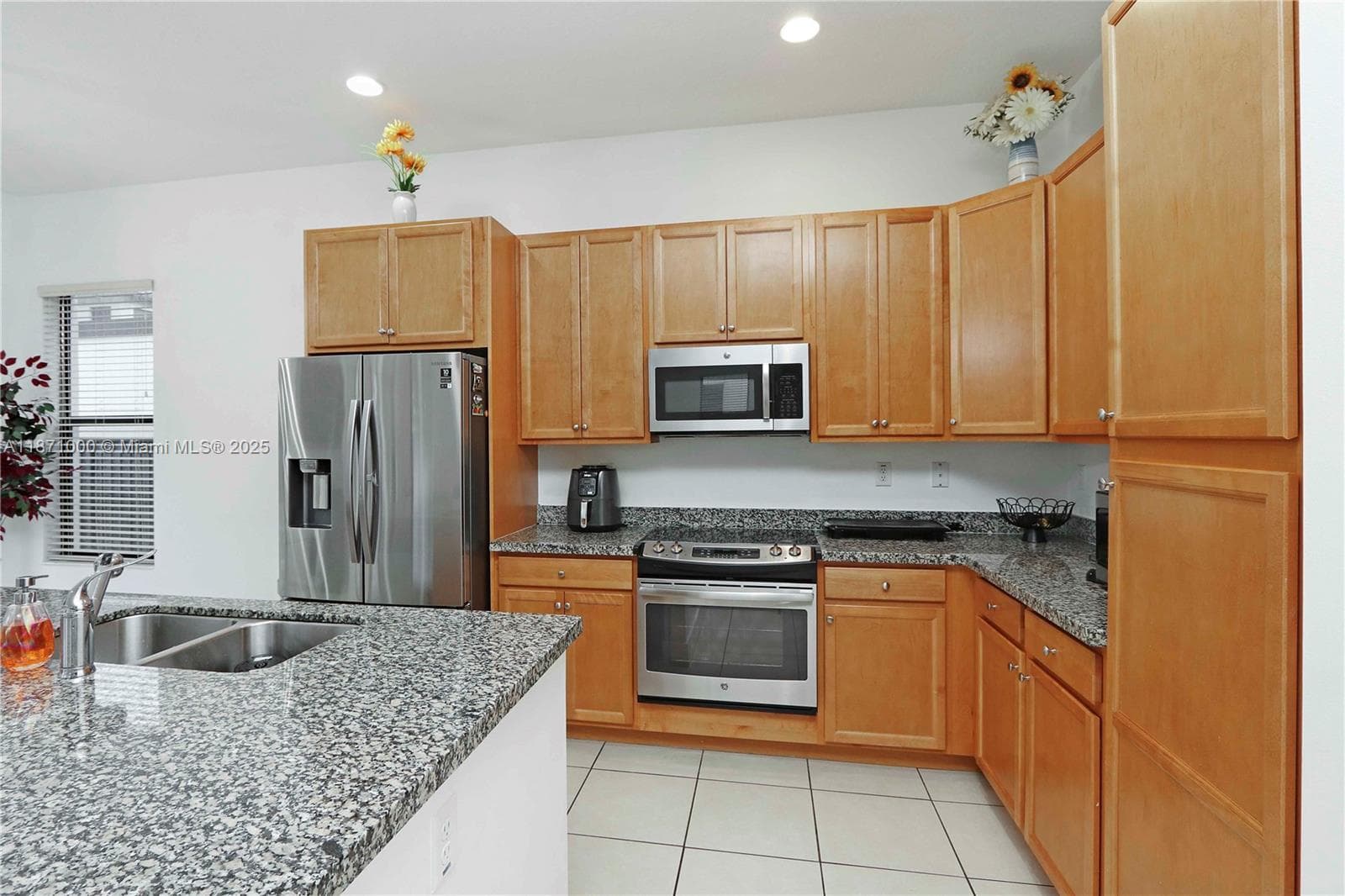 3293 W 98th Pl, Hialeah FL 33018 — 10