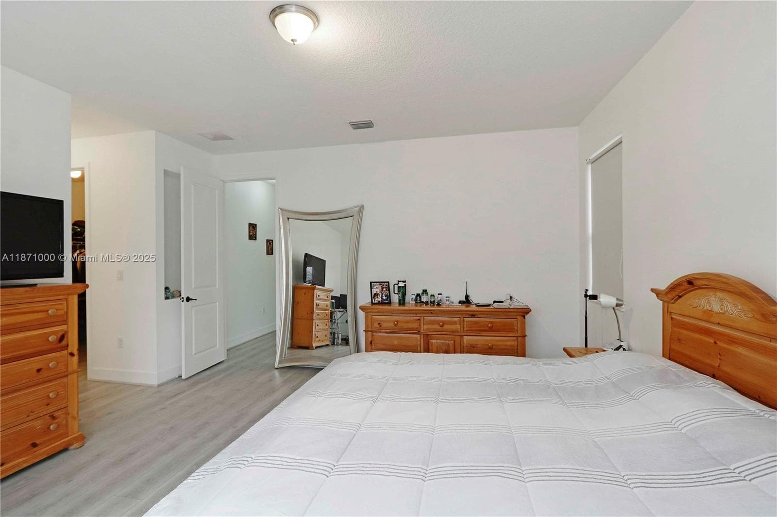 3293 W 98th Pl, Hialeah FL 33018 — 18