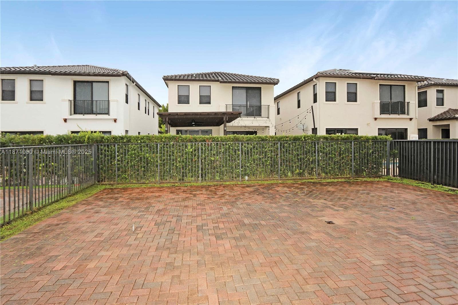 3293 W 98th Pl, Hialeah FL 33018 — 31