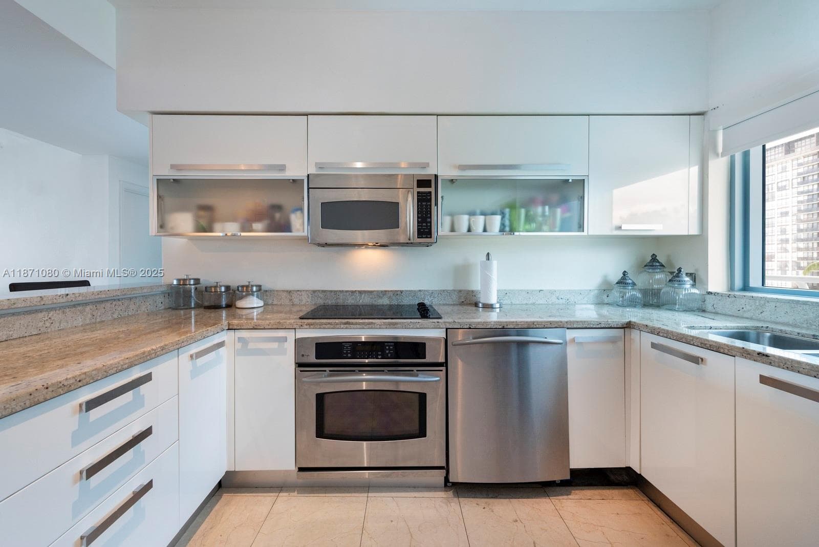 601 NE 36th St # 803, Miami FL 33137 — 23