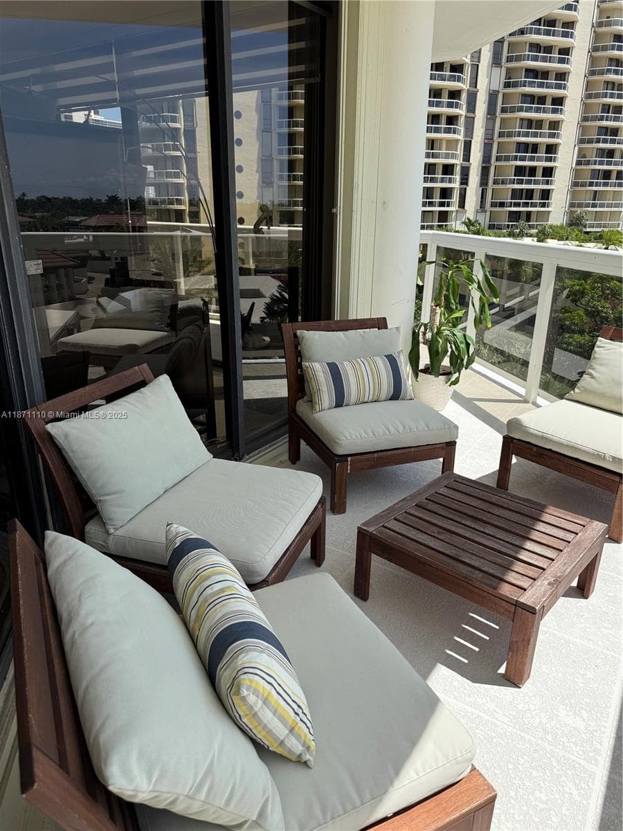 20185 E Country Club Dr # 510, Aventura FL 33180 — 6