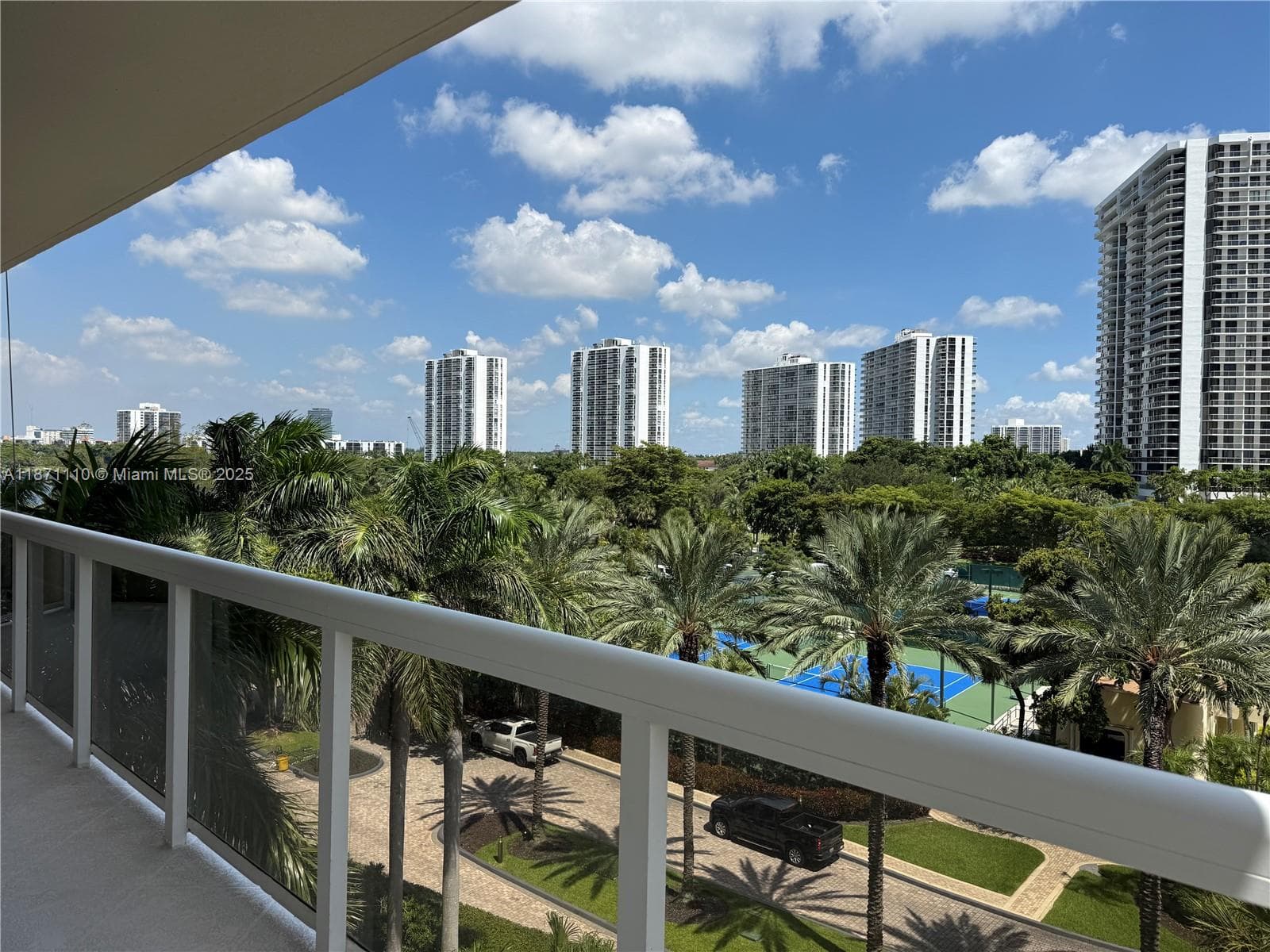 20185 E Country Club Dr # 510, Aventura FL 33180 — 1