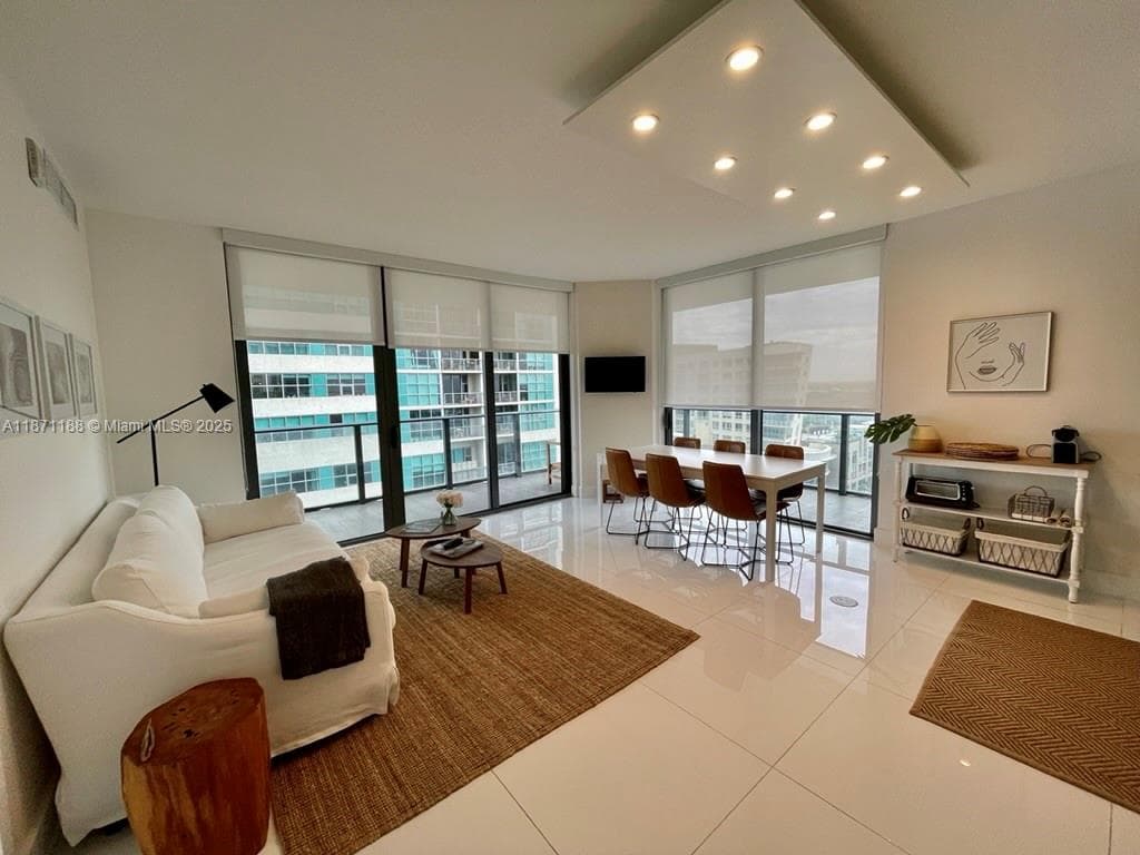 121 NE 34 ST # 901, Miami FL 33137 — 2