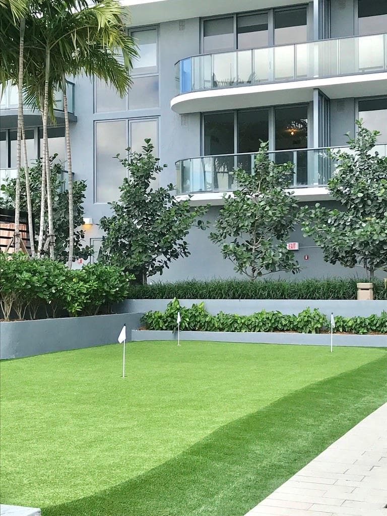 121 NE 34 ST # 901, Miami FL 33137 — 25