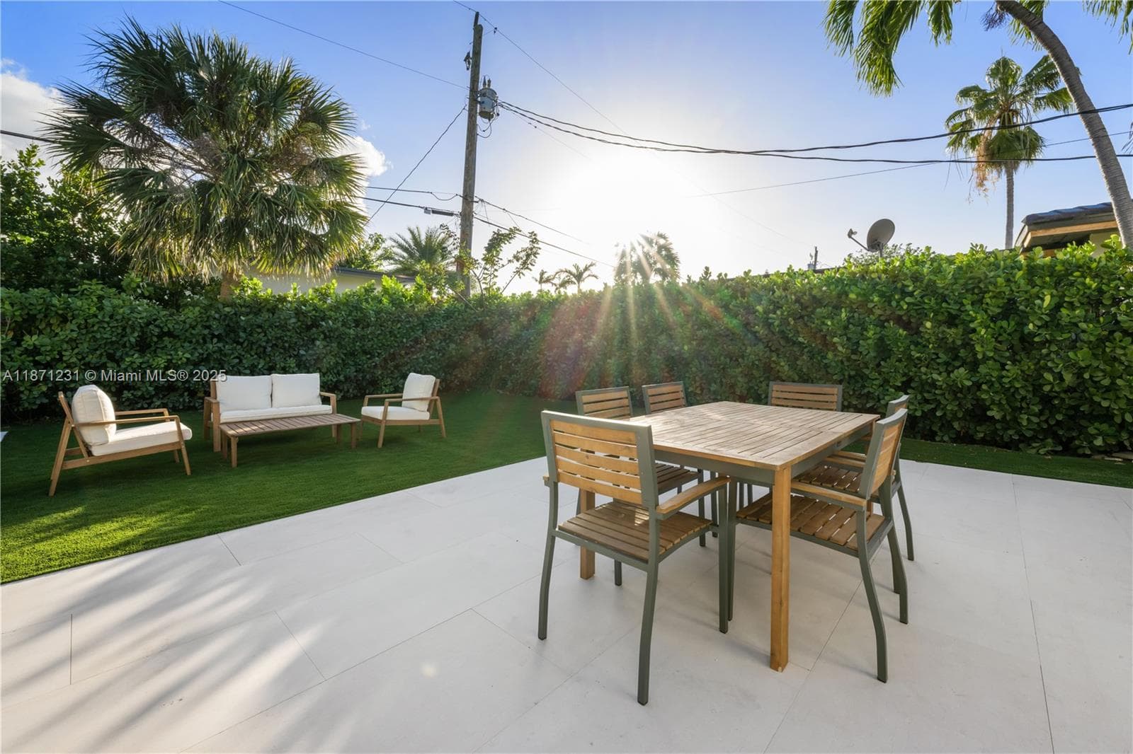 900 W 47th Ct, Miami Beach FL 33140 — 20