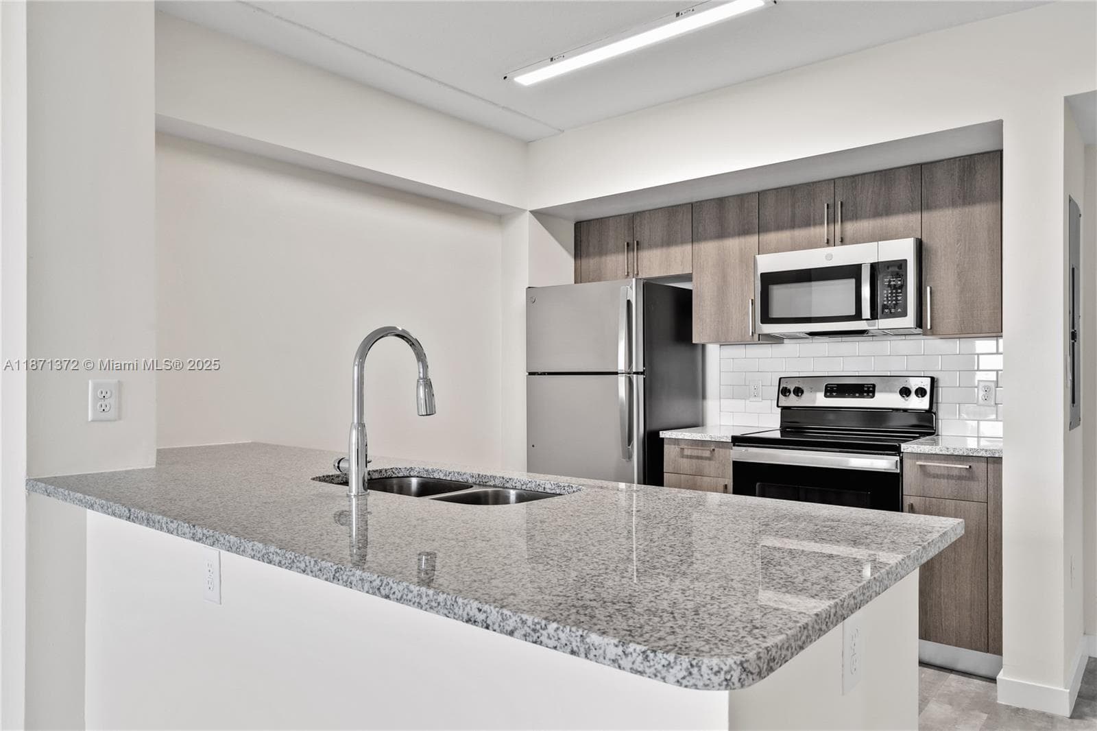 400 NW 112th Ave # 818, Sweetwater FL 33172 — 16