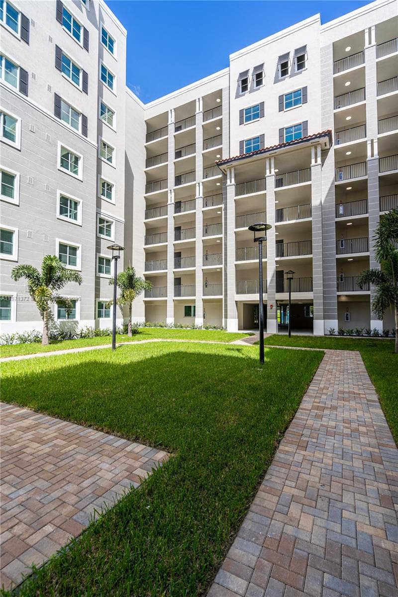 400 NW 112th Ave # 818, Sweetwater FL 33172 — 4