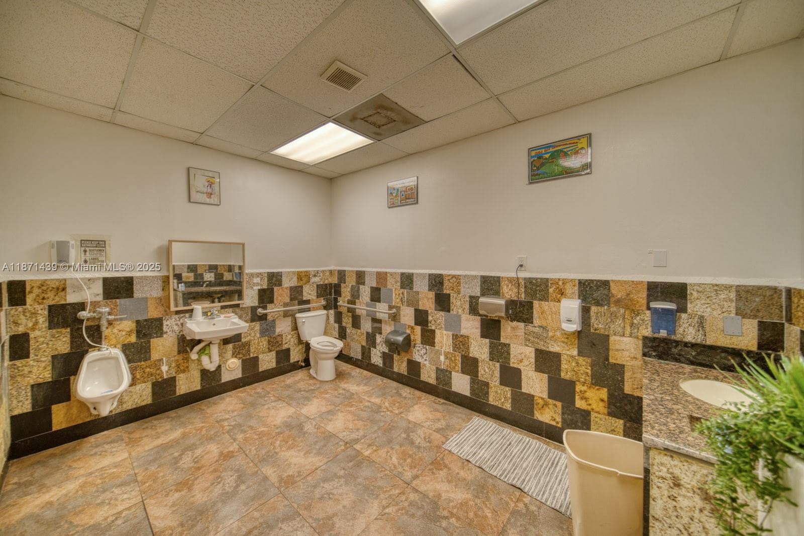 Turn-Key Restaurant For Sale High Traffic Hialeah Plaza, Hialeah FL 33010 — 31