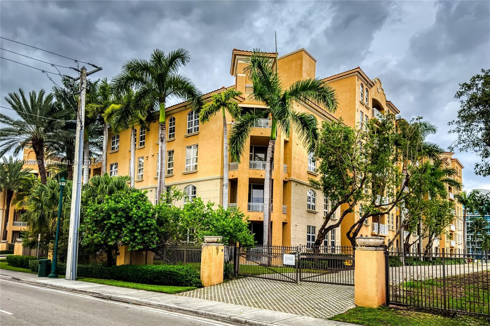 3001 NE 185th St # 135, Aventura FL 33180 — 59