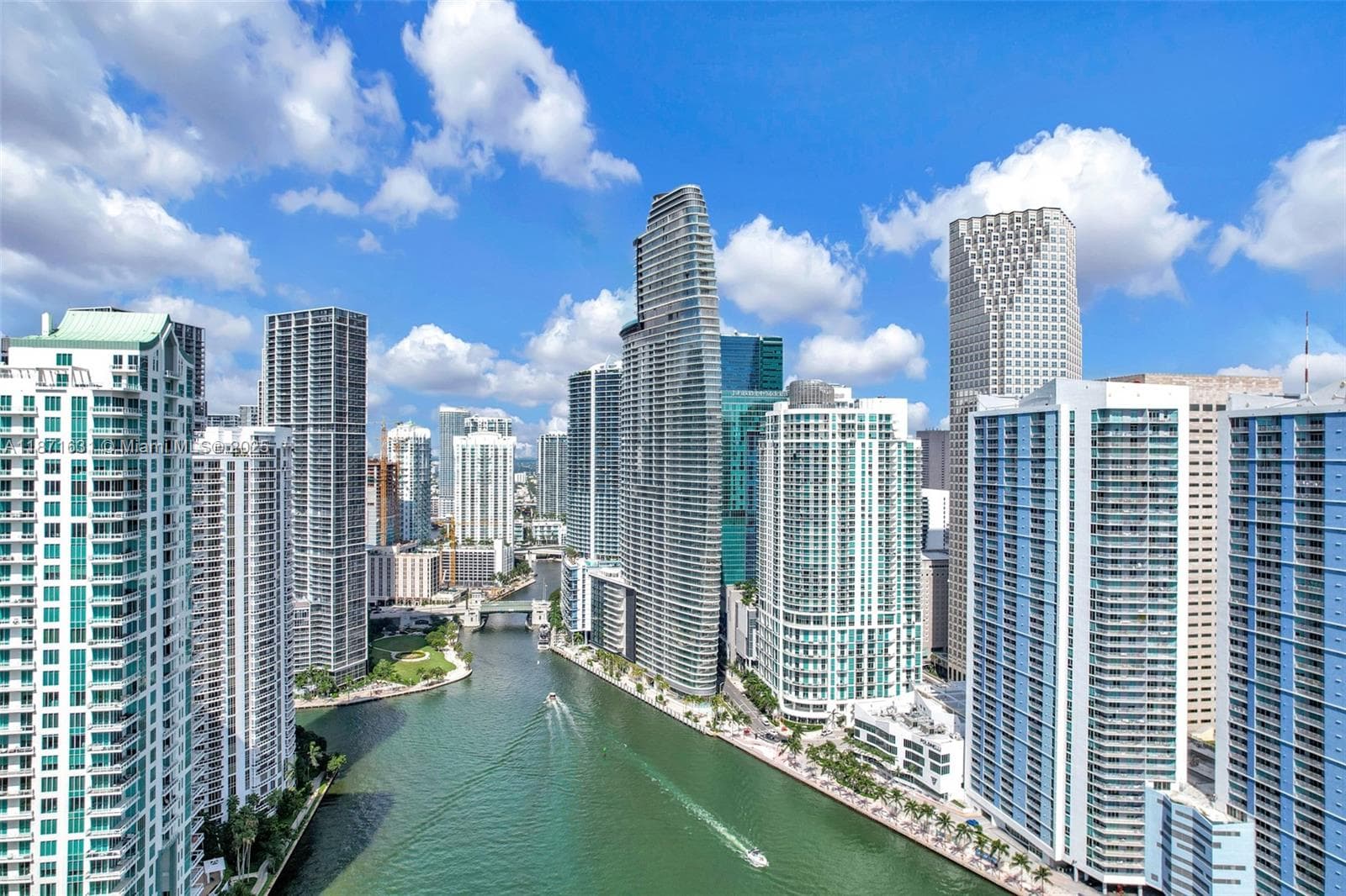300 Biscayne Blvd Way # 506E, Miami FL 33131 — 33