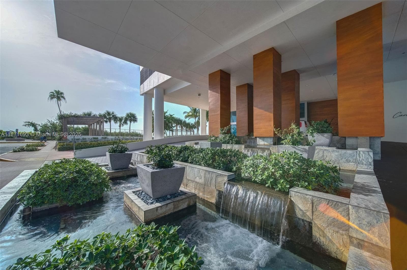 6801 Collins Ave, Miami Beach FL 33141 — 37