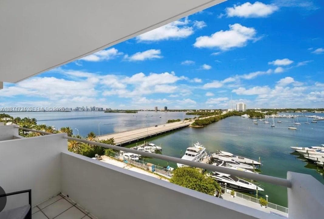 7904 West Dr # 904, North Bay Village FL 33141 — 3