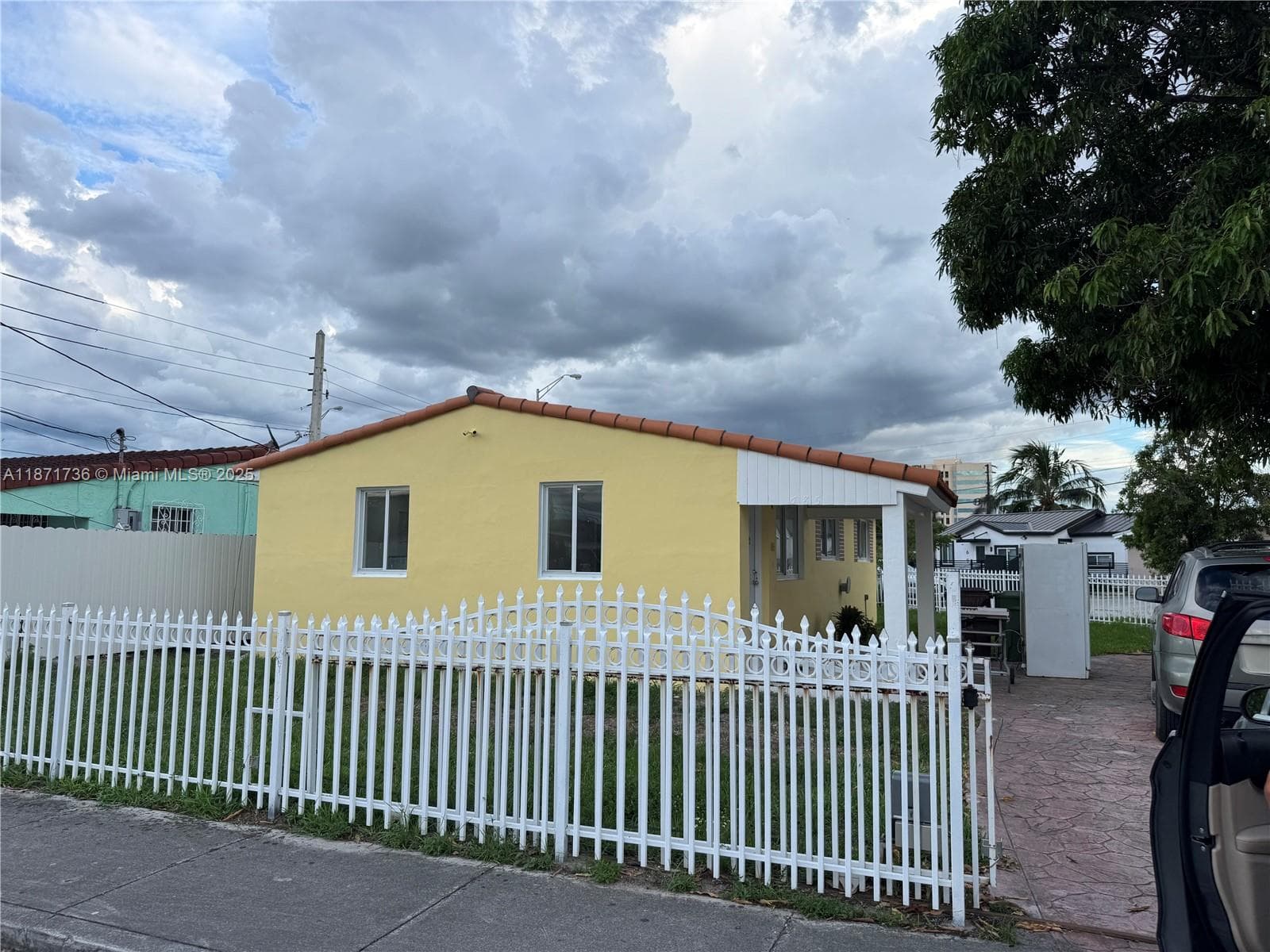 685 SE Park Dr, Hialeah FL 33010 — 2