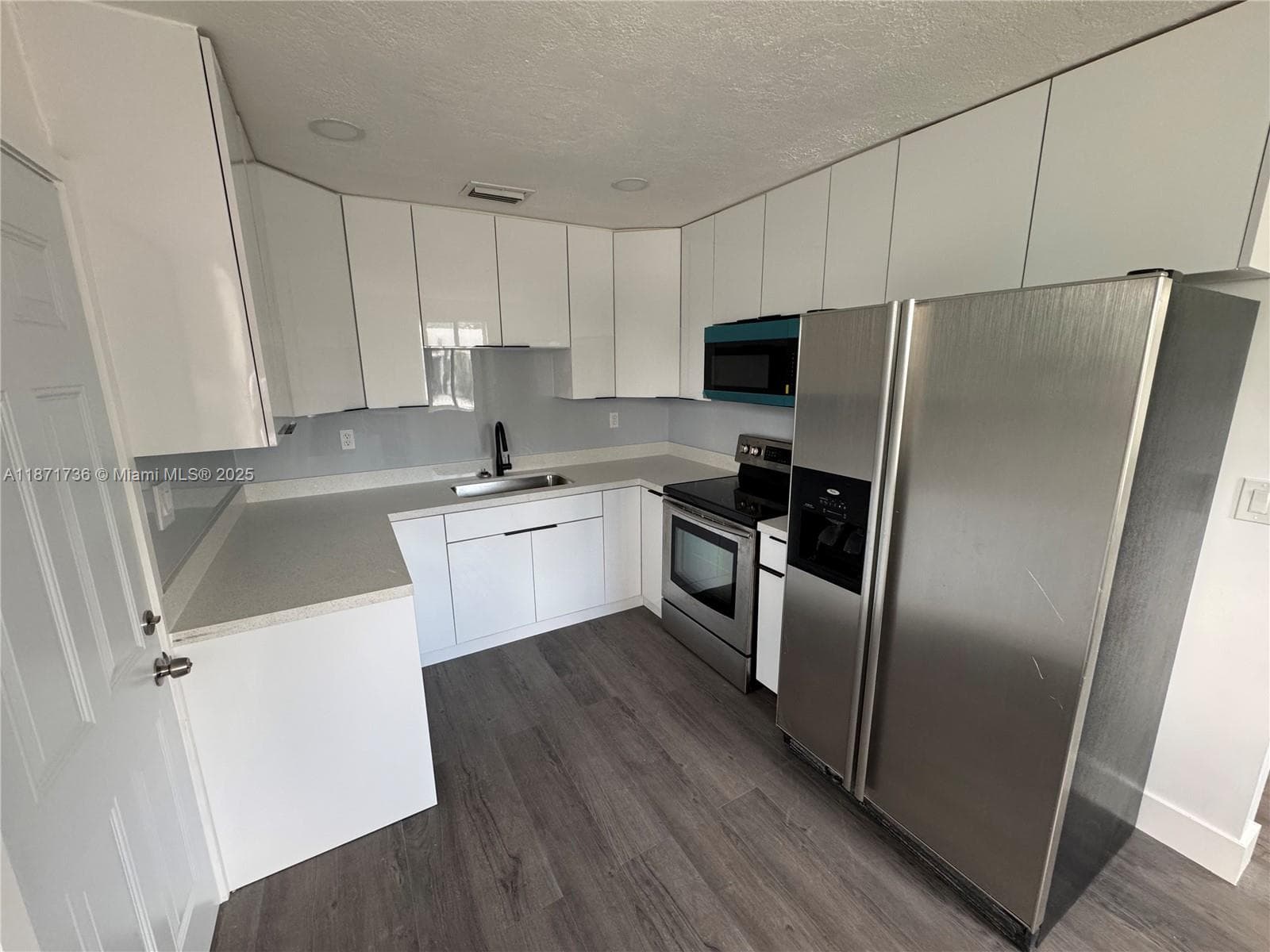 685 SE Park Dr, Hialeah FL 33010 — 17